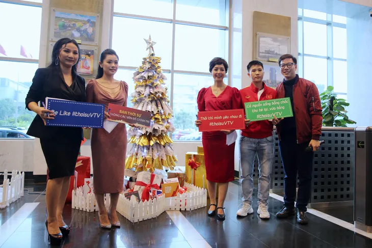 Rực rỡ sắc màu Giáng sinh tại Đài Truyền hình Việt Nam - Ảnh 10. Rực rỡ sắc màu Giáng sinh tại Đài Truyền hình Việt Nam - Ảnh 10.