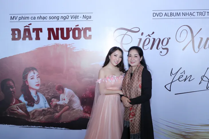 Yên Hà gây bất ngờ với “Đất nước” - phim ca nhạc song ngữ độc đáo - Ảnh 6. Yên Hà gây bất ngờ với “Đất nước” - phim ca nhạc song ngữ độc đáo - Ảnh 6.