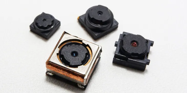 Sony hốt bạc nhờ người dùng thích tự sướng - Ảnh 1. Sony hốt bạc nhờ người dùng thích tự sướng - Ảnh 1.