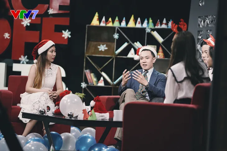IELTS FACE-OFF số cuối: Hé lộ những hình ảnh sôi động trước giờ lên sóng - Ảnh 5. IELTS FACE-OFF số cuối: Hé lộ những hình ảnh sôi động trước giờ lên sóng - Ảnh 5.