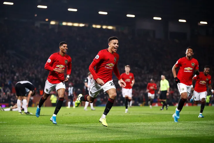 Lịch thi đấu bóng đá Ngoại hạng Anh vòng 20: Arsenal đối đầu Chelsea, Man Utd làm khách của Burnley - Ảnh 2. Lịch thi đấu bóng đá Ngoại hạng Anh vòng 20: Arsenal đối đầu Chelsea, Man Utd làm khách của Burnley - Ảnh 2.