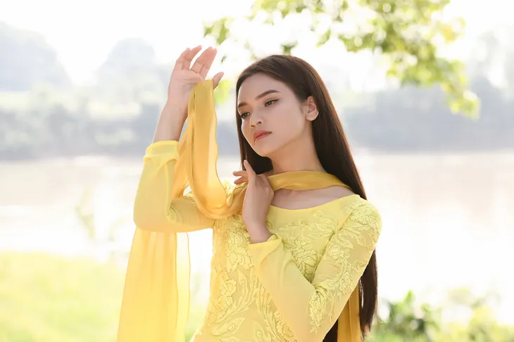 Phạm Phương Thảo diện áo dài hơn 10.000 USD quay phim ca nhạc Mong manh em - Ảnh 7. Phạm Phương Thảo diện áo dài hơn 10.000 USD quay phim ca nhạc Mong manh em - Ảnh 7.
