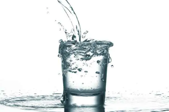 Bạn có biết những thói quen này đang hủy hoại thận? - Ảnh 1. Bạn có biết những thói quen này đang hủy hoại thận? - Ảnh 1.