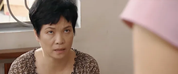 Hoa hồng trên ngực trái - Tập 43: Khuê năng qua nhà Thái, mẹ Khuê lo con gái mập mờ, ỡm ờ với chồng cũ - Ảnh 3. Hoa hồng trên ngực trái - Tập 43: Khuê năng qua nhà Thái, mẹ Khuê lo con gái mập mờ, ỡm ờ với chồng cũ - Ảnh 3.
