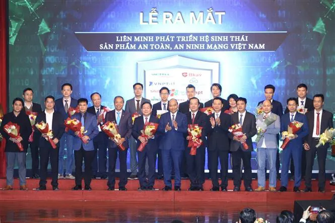 Ra mắt Liên minh Phát triển Hệ sinh thái sản phẩm an toàn, an ninh mạng Việt Nam - Ảnh 1. Ra mắt Liên minh Phát triển Hệ sinh thái sản phẩm an toàn, an ninh mạng Việt Nam - Ảnh 1.