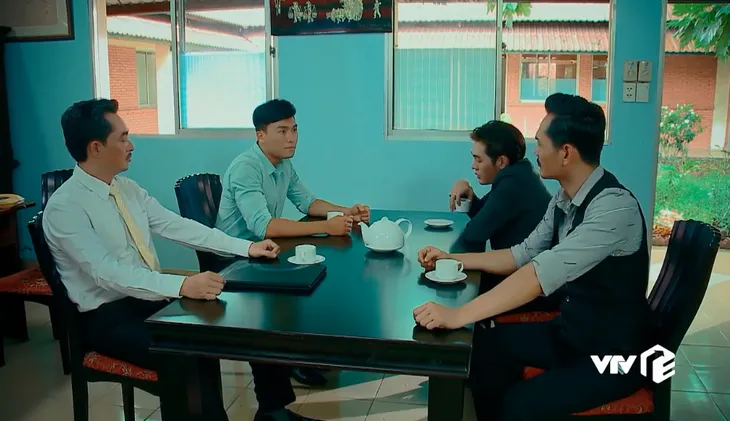 Nước mắt loài cỏ dại - Tập 14: Bà Phương xúi con trai phá nát nhà máy trả thù anh trai chồng - Ảnh 4. Nước mắt loài cỏ dại - Tập 14: Bà Phương xúi con trai phá nát nhà máy trả thù anh trai chồng - Ảnh 4.