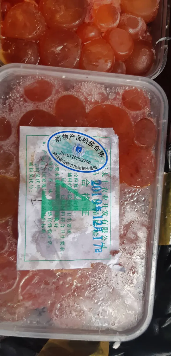 Phát hiện hai container nhập lậu đồ đông lạnh từ Trung Quốc trong sân siêu thị MM Mega Market - Ảnh 4.
