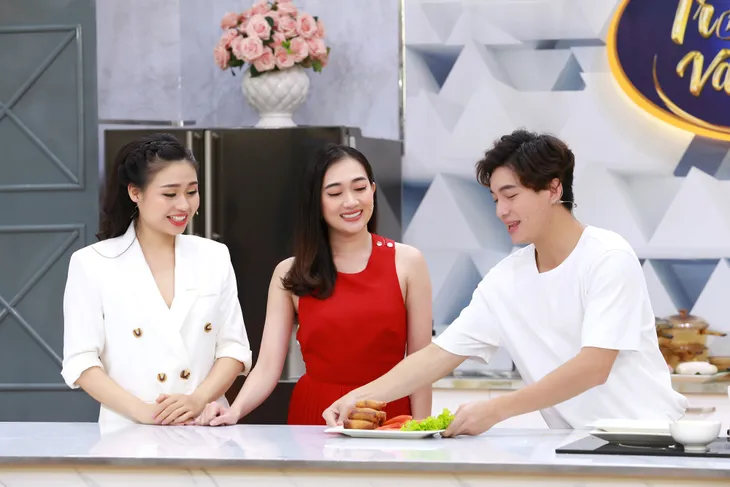 Lê Lộc xuýt xoa khi trai đẹp Hữu Đằng nấu ăn quá khéo léo - Ảnh 4. Lê Lộc xuýt xoa khi trai đẹp Hữu Đằng nấu ăn quá khéo léo - Ảnh 4.
