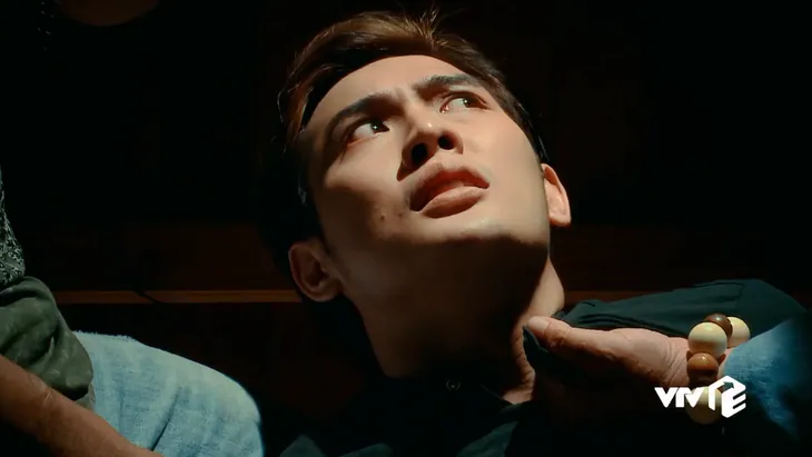 Nước mắt loài cỏ dại - Tập 14: Gia đình ông Minh vỡ nợ, quỳ gối cầu cứu anh trai - Ảnh 7. Nước mắt loài cỏ dại - Tập 14: Gia đình ông Minh vỡ nợ, quỳ gối cầu cứu anh trai - Ảnh 7.