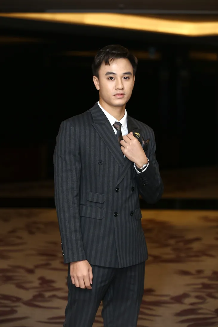Phương Oanh diện váy xẻ cao, khoe thân hình quyến rũ - Ảnh 13. Phương Oanh diện váy xẻ cao, khoe thân hình quyến rũ - Ảnh 13.