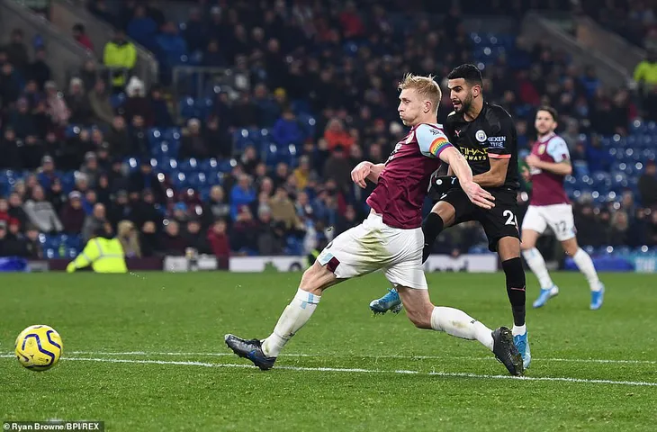 Burnley 1-4 Man City: Tạm chiếm vị trí nhì bảng - Ảnh 3. Burnley 1-4 Man City: Tạm chiếm vị trí nhì bảng - Ảnh 3.
