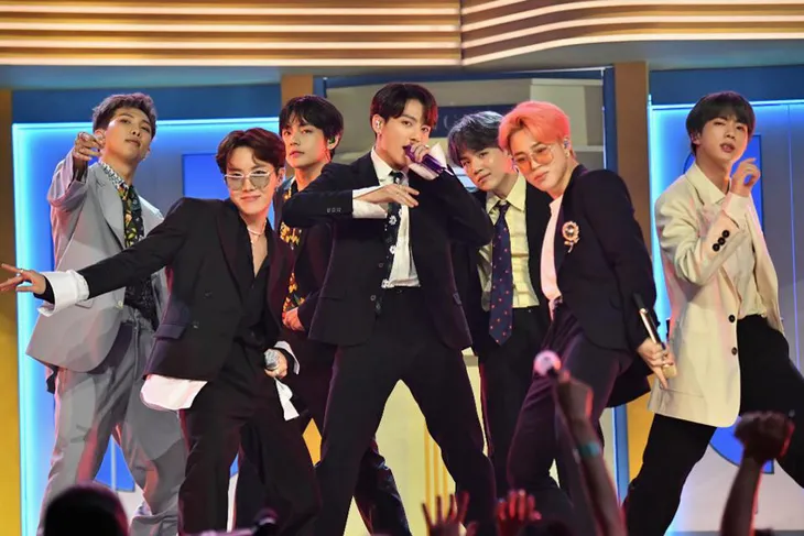 Spotify vinh danh BTS và Đen vâu - Ảnh 1. Spotify vinh danh BTS và Đen vâu - Ảnh 1.