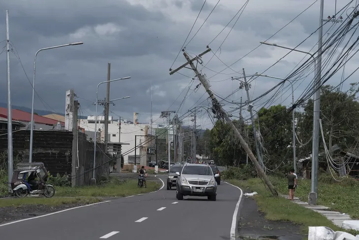 Bão Kammuri gây thiệt hại tại Philippines và Malaysia - Ảnh 1. Bão Kammuri gây thiệt hại tại Philippines và Malaysia - Ảnh 1.