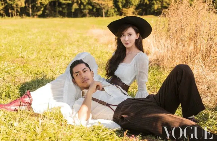 Vợ chồng Lâm Chí Linh ngọt ngào và tình tứ trên Vogue - Ảnh 2. Vợ chồng Lâm Chí Linh ngọt ngào và tình tứ trên Vogue - Ảnh 2.