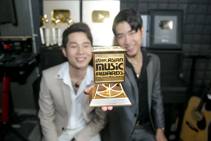 MAMA 2019: K-ICM và Jack bất ngờ nhận giải Nghệ sĩ mới xuất sắc nhất tại Việt Nam - Ảnh 3. MAMA 2019: K-ICM và Jack bất ngờ nhận giải Nghệ sĩ mới xuất sắc nhất tại Việt Nam - Ảnh 3.