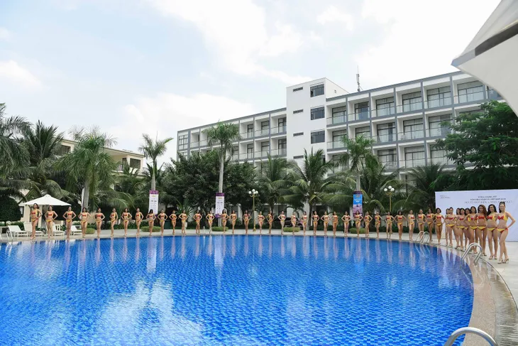 Dàn thí sinh Hoa hậu Hoàn vũ Việt Nam thi Người đẹp Biển - Ảnh 1. Dàn thí sinh Hoa hậu Hoàn vũ Việt Nam thi Người đẹp Biển - Ảnh 1.