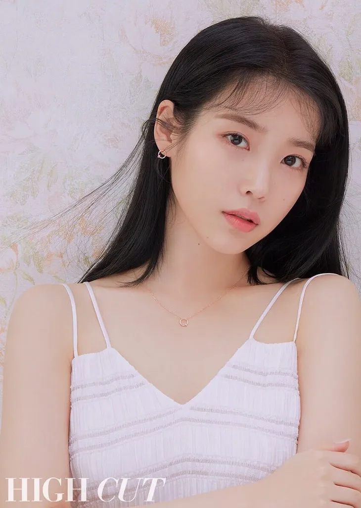 IU đạt được mọi thứ mong muốn trong năm 2019 - Ảnh 2. IU đạt được mọi thứ mong muốn trong năm 2019 - Ảnh 2.