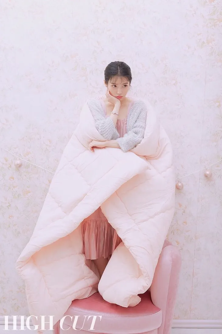 IU đạt được mọi thứ mong muốn trong năm 2019 - Ảnh 3. IU đạt được mọi thứ mong muốn trong năm 2019 - Ảnh 3.
