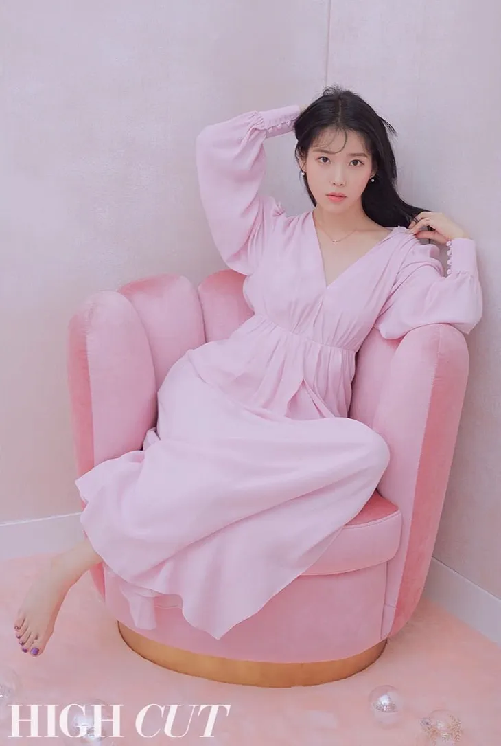 IU đạt được mọi thứ mong muốn trong năm 2019 - Ảnh 4. IU đạt được mọi thứ mong muốn trong năm 2019 - Ảnh 4.