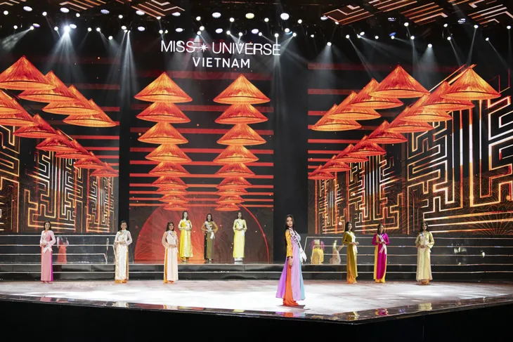 Top 45 trình diễn áo dài đẹp hớp hồn tại Bán kết Hoa hậu Hoàn vũ Việt Nam 2019 - Ảnh 13. Top 45 trình diễn áo dài đẹp hớp hồn tại Bán kết Hoa hậu Hoàn vũ Việt Nam 2019 - Ảnh 13.