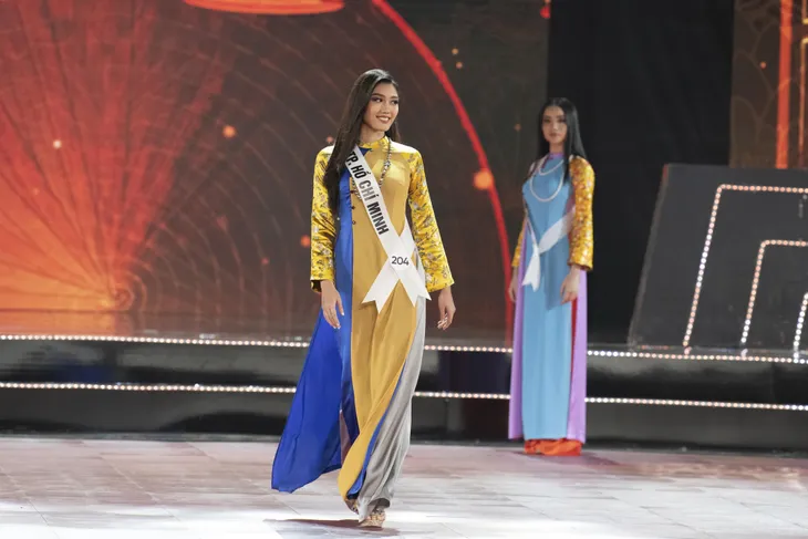 Top 45 trình diễn áo dài đẹp hớp hồn tại Bán kết Hoa hậu Hoàn vũ Việt Nam 2019 - Ảnh 10. Top 45 trình diễn áo dài đẹp hớp hồn tại Bán kết Hoa hậu Hoàn vũ Việt Nam 2019 - Ảnh 10.