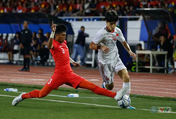 ẢNH: Đức Chinh toả sáng phút cuối, U22 Việt Nam thắng kịch tính U22 Singapore - Ảnh 10. ẢNH: Đức Chinh toả sáng phút cuối, U22 Việt Nam thắng kịch tính U22 Singapore - Ảnh 10.
