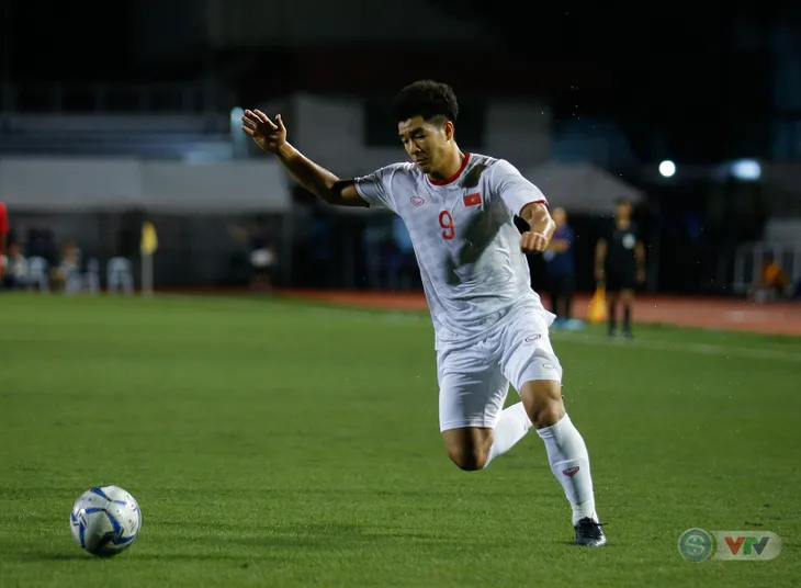 ẢNH: Đức Chinh toả sáng phút cuối, U22 Việt Nam thắng kịch tính U22 Singapore - Ảnh 11. ẢNH: Đức Chinh toả sáng phút cuối, U22 Việt Nam thắng kịch tính U22 Singapore - Ảnh 11.