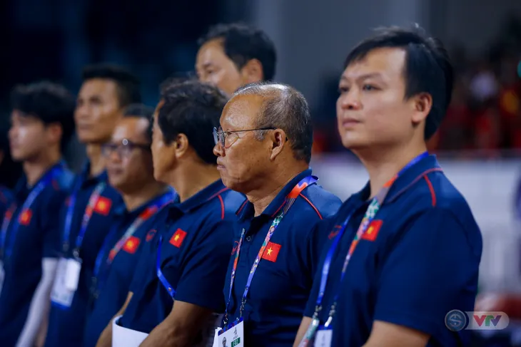 ẢNH: Đức Chinh toả sáng phút cuối, U22 Việt Nam thắng kịch tính U22 Singapore - Ảnh 2. ẢNH: Đức Chinh toả sáng phút cuối, U22 Việt Nam thắng kịch tính U22 Singapore - Ảnh 2.