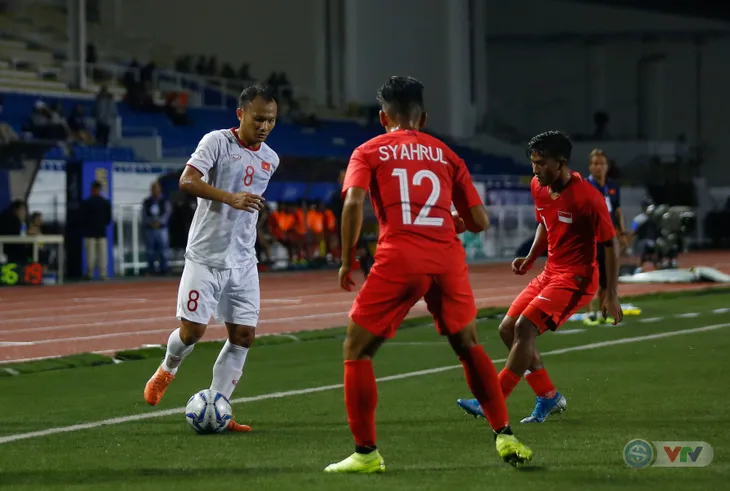 ẢNH: Đức Chinh toả sáng phút cuối, U22 Việt Nam thắng kịch tính U22 Singapore - Ảnh 9. ẢNH: Đức Chinh toả sáng phút cuối, U22 Việt Nam thắng kịch tính U22 Singapore - Ảnh 9.