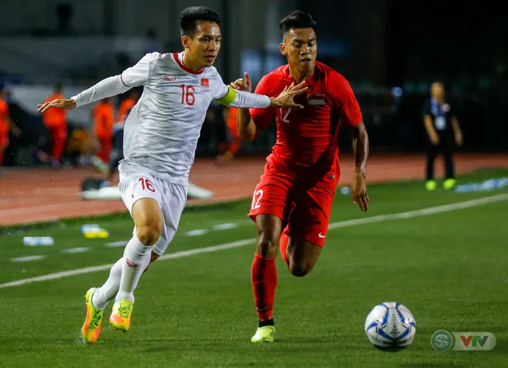 ẢNH: Đức Chinh toả sáng phút cuối, U22 Việt Nam thắng kịch tính U22 Singapore - Ảnh 8. ẢNH: Đức Chinh toả sáng phút cuối, U22 Việt Nam thắng kịch tính U22 Singapore - Ảnh 8.