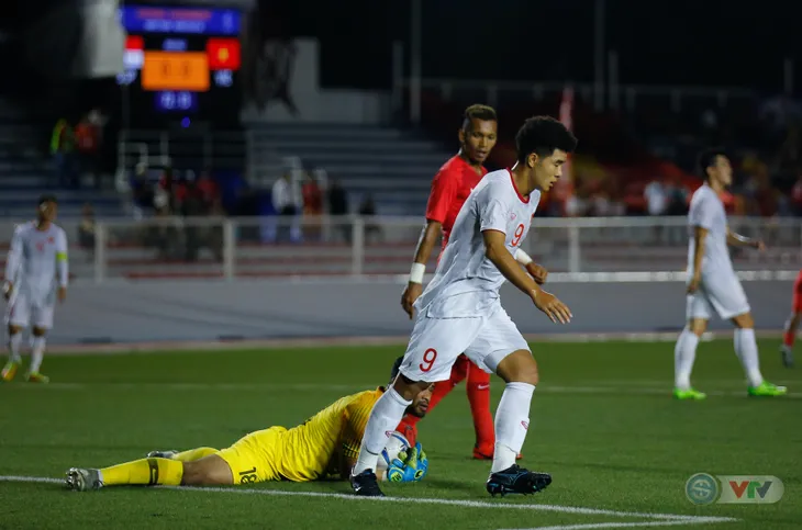 ẢNH: Đức Chinh toả sáng phút cuối, U22 Việt Nam thắng kịch tính U22 Singapore - Ảnh 12. ẢNH: Đức Chinh toả sáng phút cuối, U22 Việt Nam thắng kịch tính U22 Singapore - Ảnh 12.