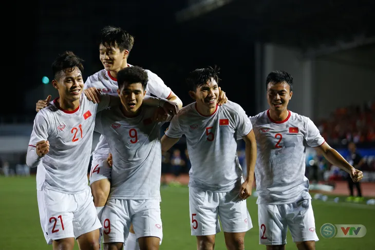 ẢNH: Đức Chinh toả sáng phút cuối, U22 Việt Nam thắng kịch tính U22 Singapore - Ảnh 16. ẢNH: Đức Chinh toả sáng phút cuối, U22 Việt Nam thắng kịch tính U22 Singapore - Ảnh 16.