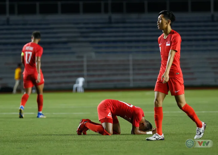ẢNH: Đức Chinh toả sáng phút cuối, U22 Việt Nam thắng kịch tính U22 Singapore - Ảnh 17. ẢNH: Đức Chinh toả sáng phút cuối, U22 Việt Nam thắng kịch tính U22 Singapore - Ảnh 17.
