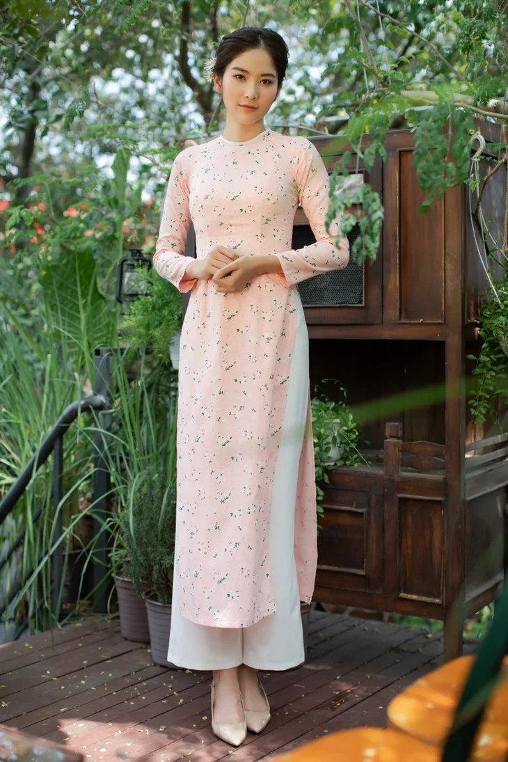 Nam Anh thanh lịch, khoe sắc xuân thì với áo dài - Ảnh 6. Nam Anh thanh lịch, khoe sắc xuân thì với áo dài - Ảnh 6.