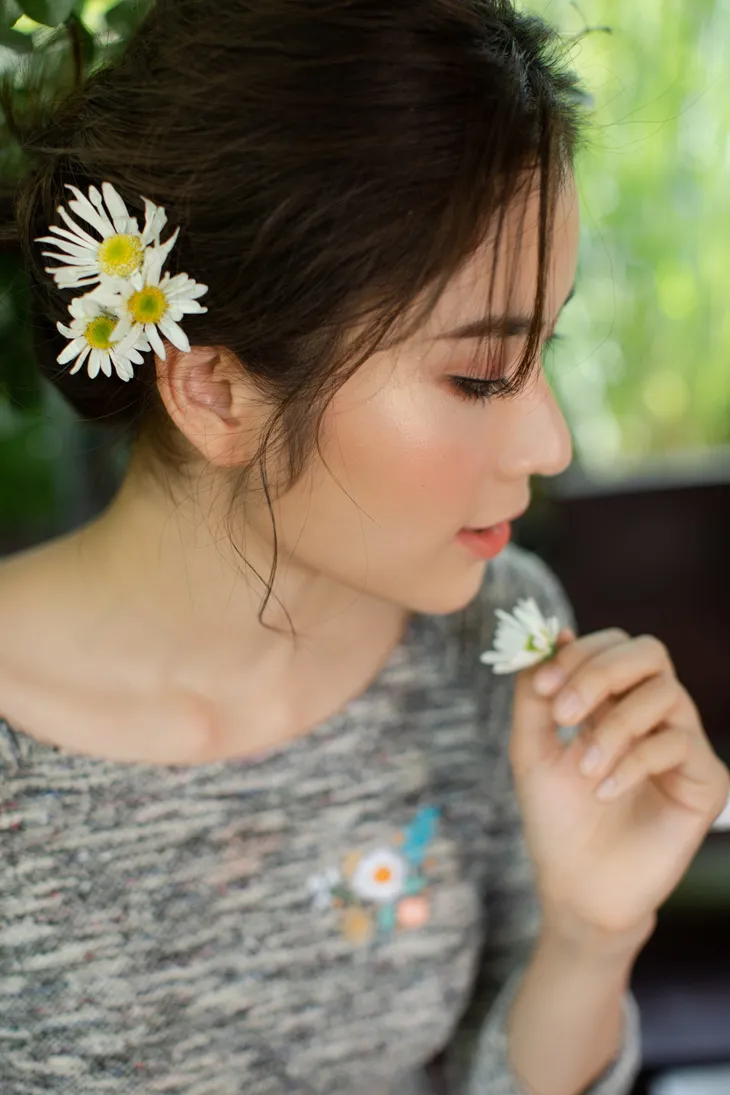 Nam Anh thanh lịch, khoe sắc xuân thì với áo dài - Ảnh 2. Nam Anh thanh lịch, khoe sắc xuân thì với áo dài - Ảnh 2.