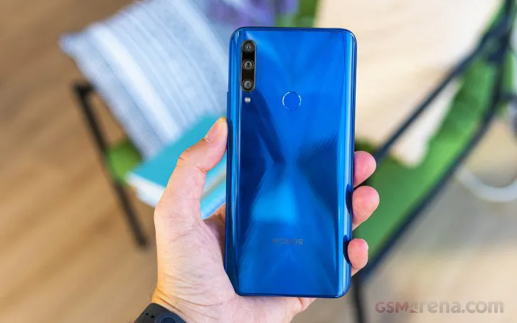 Honor 9X ra mắt với giá từ 6,3 triệu đồng tại Việt Nam - Ảnh 2. Honor 9X ra mắt với giá từ 6,3 triệu đồng tại Việt Nam - Ảnh 2.