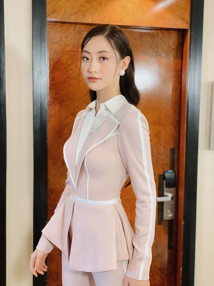 Miss World 2019: Lương Thùy Linh gây bất ngờ tại vòng thi Head to Head - Ảnh 7. Miss World 2019: Lương Thùy Linh gây bất ngờ tại vòng thi Head to Head - Ảnh 7.