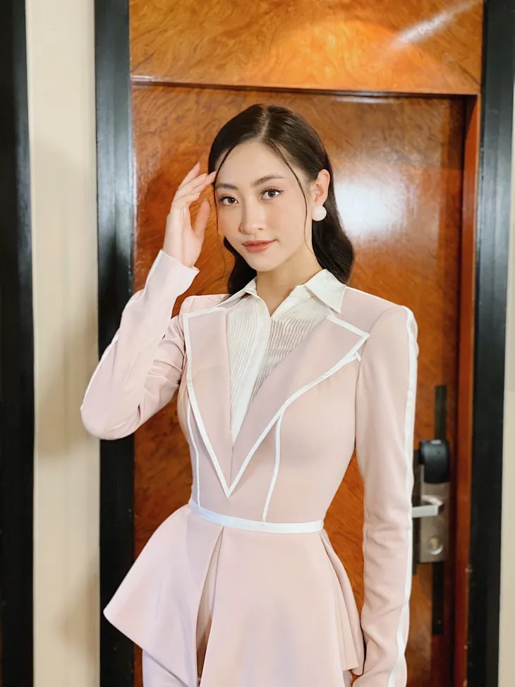 Miss World 2019: Lương Thùy Linh gây bất ngờ tại vòng thi Head to Head - Ảnh 4. Miss World 2019: Lương Thùy Linh gây bất ngờ tại vòng thi Head to Head - Ảnh 4.
