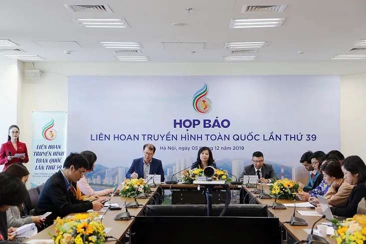 Nhà báo Nguyễn Vọng Ngàn: Khai mạc LHTHTQ lần thứ 39 chuyên nghiệp, hiện đại, trẻ trung - Ảnh 1. Nhà báo Nguyễn Vọng Ngàn: Khai mạc LHTHTQ lần thứ 39 chuyên nghiệp, hiện đại, trẻ trung - Ảnh 1.