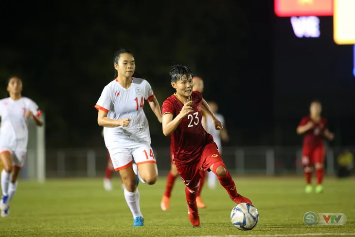 ẢNH: ĐT nữ Việt Nam thi đấu kiên cường, thắng thuyết phục ĐT nữ Phillipines để tiến vào chung kết SEA Games 30 - Ảnh 9. ẢNH: ĐT nữ Việt Nam thi đấu kiên cường, thắng thuyết phục ĐT nữ Phillipines để tiến vào chung kết SEA Games 30 - Ảnh 9.