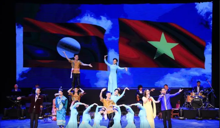 Khai mạc Tuần Văn hóa Việt Nam năm 2019 tại Lào - Ảnh 2. Khai mạc Tuần Văn hóa Việt Nam năm 2019 tại Lào - Ảnh 2.