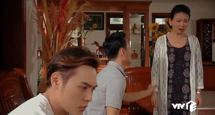 Nước mắt loài cỏ dại - Tập 7: Nợ nần chồng chất phải thế chấp nhà, Phương về cầu cứu mẹ chồng - Ảnh 2. Nước mắt loài cỏ dại - Tập 7: Nợ nần chồng chất phải thế chấp nhà, Phương về cầu cứu mẹ chồng - Ảnh 2.