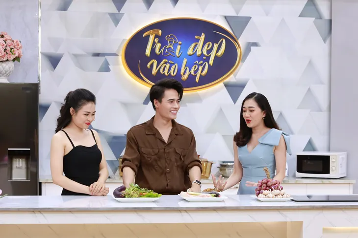 Võ Tấn Phát phải vượt qua hơn 5.000 người để được tán tỉnh Lê Lộc, Phương Lan - Ảnh 2. Võ Tấn Phát phải vượt qua hơn 5.000 người để được tán tỉnh Lê Lộc, Phương Lan - Ảnh 2.