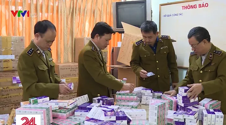 Phát hiện lô thuốc tân dược nhập lậu trị giá gần 2 tỷ đồng, cất giấu ở chung cư Hà Nội - Ảnh 1. Phát hiện lô thuốc tân dược nhập lậu trị giá gần 2 tỷ đồng, cất giấu ở chung cư Hà Nội - Ảnh 1.