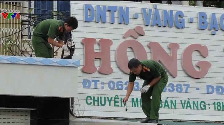 Bắt giữ tên trộm đột nhập tiệm vàng tại Bình Thuận - Ảnh 2. Bắt giữ tên trộm đột nhập tiệm vàng tại Bình Thuận - Ảnh 2.