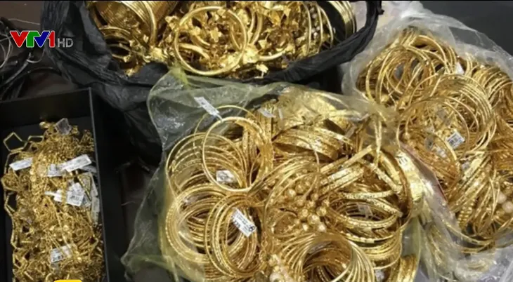 Bắt giữ tên trộm đột nhập tiệm vàng tại Bình Thuận - Ảnh 4. Bắt giữ tên trộm đột nhập tiệm vàng tại Bình Thuận - Ảnh 4.