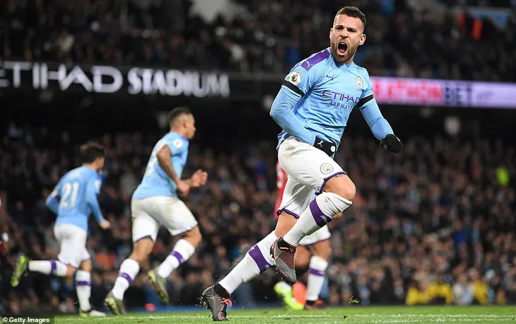 Man City 1-2 Man Utd: Thất bại sân nhà, hụt hơi cuộc đua vô địch - Ảnh 4. Man City 1-2 Man Utd: Thất bại sân nhà, hụt hơi cuộc đua vô địch - Ảnh 4.