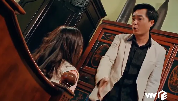 Nước mắt loài cỏ dại - Tập 7: Không chỉ hãm hại em gái chồng, Phương còn thuê người cưỡng hiếp em dâu - Ảnh 8. Nước mắt loài cỏ dại - Tập 7: Không chỉ hãm hại em gái chồng, Phương còn thuê người cưỡng hiếp em dâu - Ảnh 8.