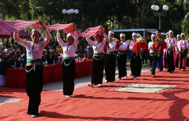 Sắc màu di sản văn hóa phi vật thể tỉnh Hòa Bình - Ảnh 4. Sắc màu di sản văn hóa phi vật thể tỉnh Hòa Bình - Ảnh 4.