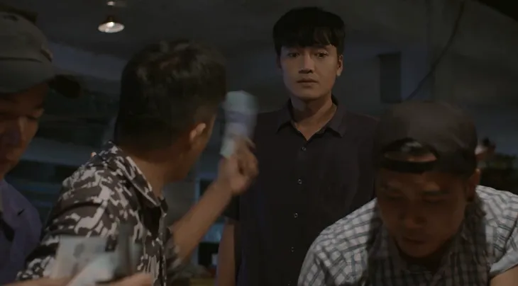 Tiệm ăn dì ghẻ - Tập 7: Ngựa quen đường cũ, Minh dán mắt vào xới bạc - Ảnh 3. Tiệm ăn dì ghẻ - Tập 7: Ngựa quen đường cũ, Minh dán mắt vào xới bạc - Ảnh 3.